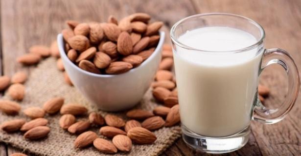 బాదం పప్పు తింటే.. ఉండదు మన ఆరోగ్యానికి ముప్పు (Benefits Of Almonds For Skin, Health &amp; Beauty)