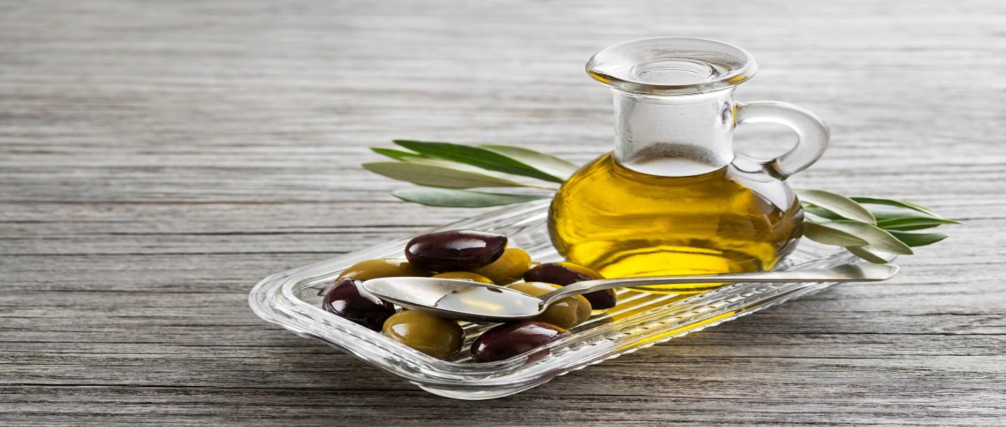 ఆలివ్ నూనెతో సౌందర్య, ఆరోగ్యపరమైన ప్రయోజనాలు (Benefits Of Olive Oil In Telugu)